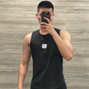 阿特很壮实