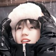 眉眼似星辰Roy