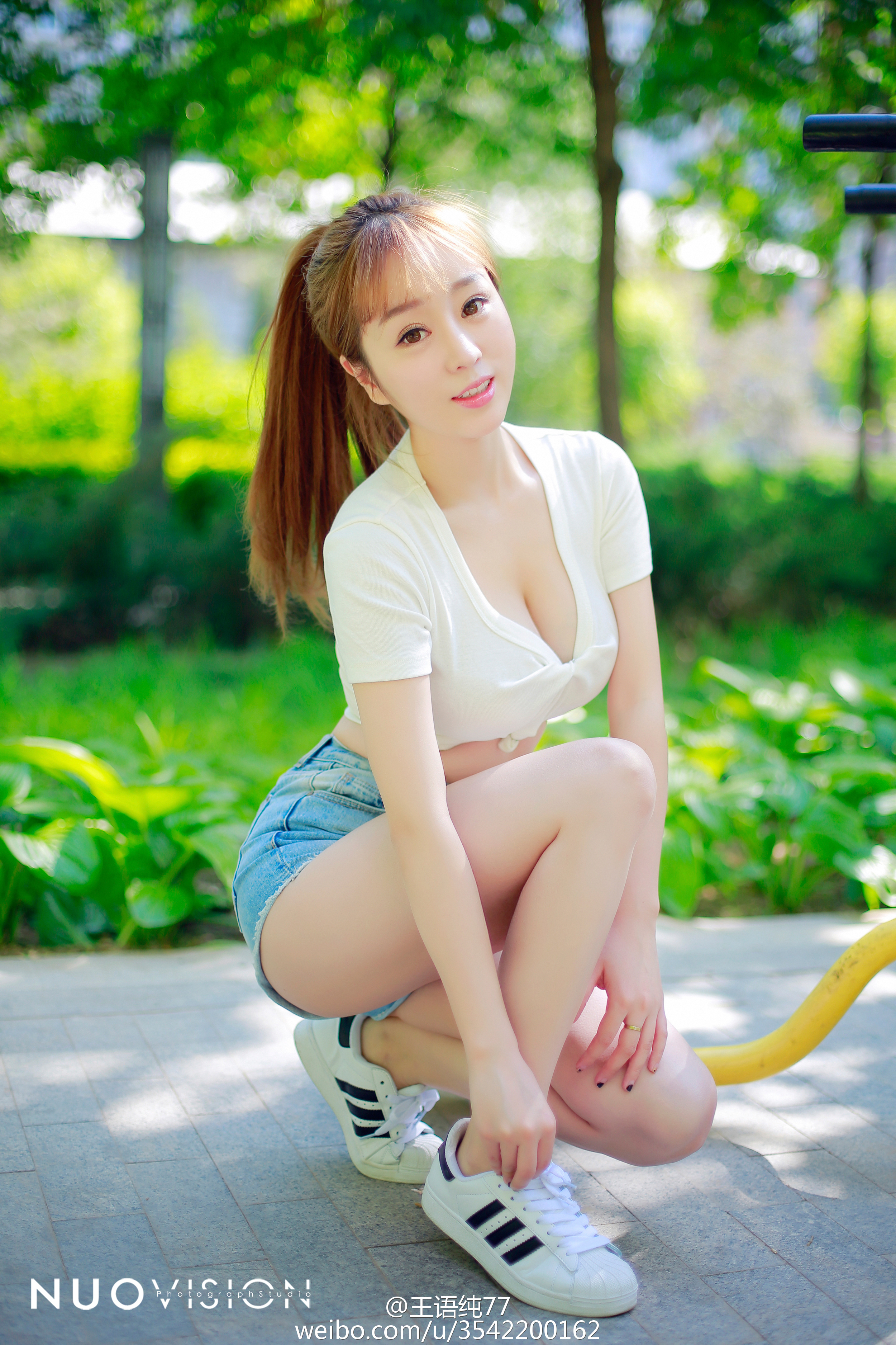 王语纯 
