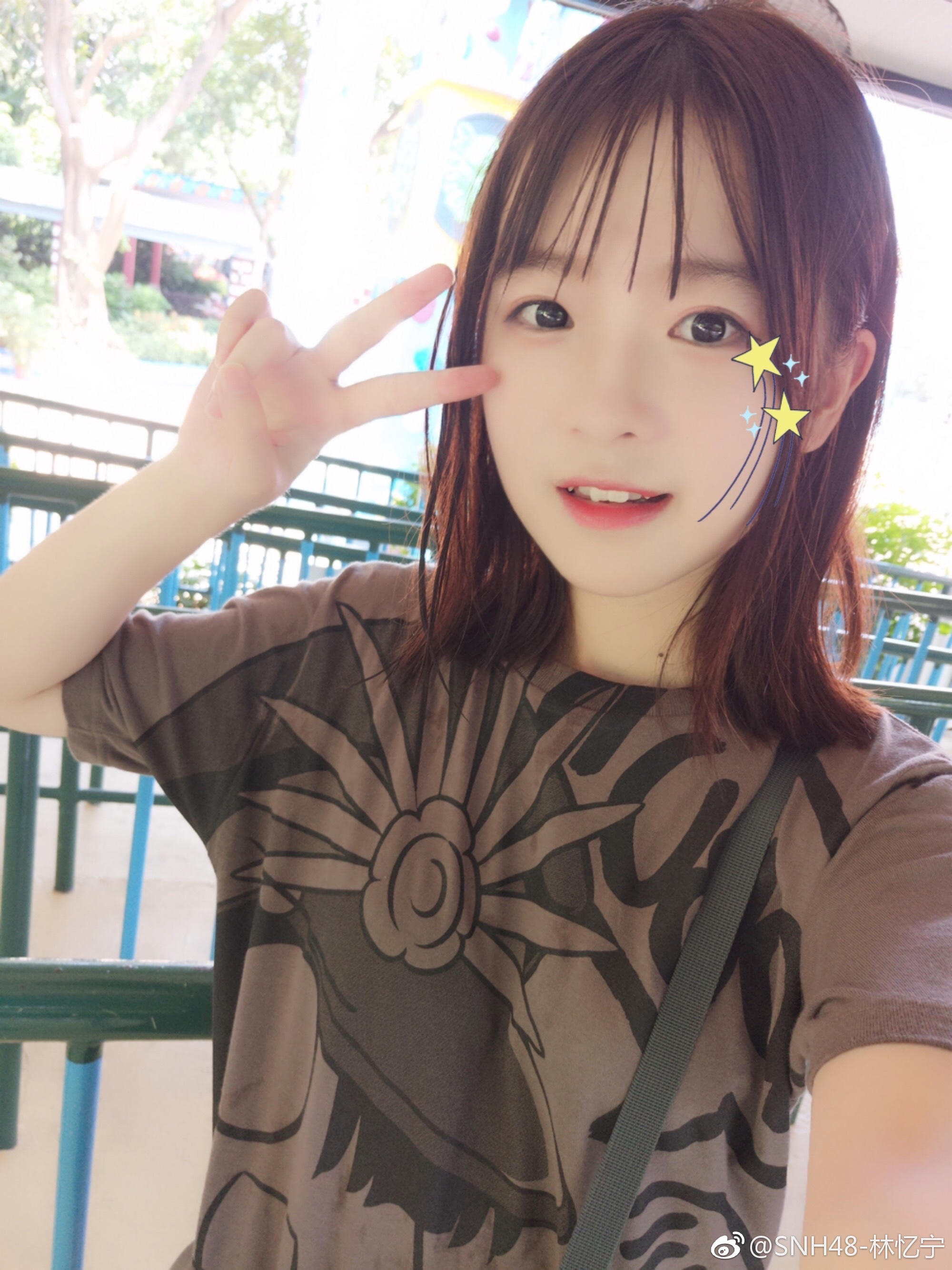 林忆宁 SNH48-林忆宁:开学了我凉了但是在我凉透之前我选择把我的库存给发了先​ 桃子圈