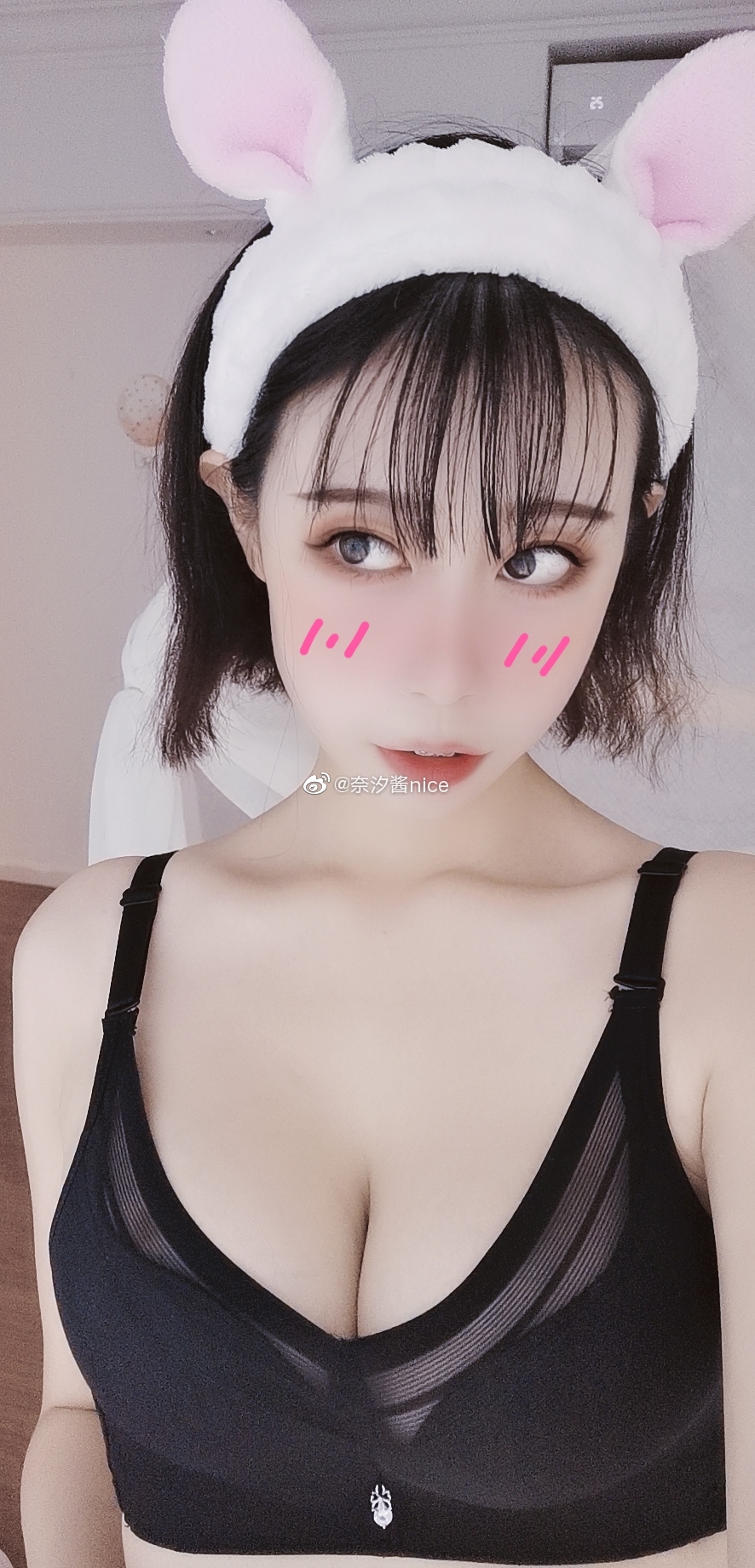 奈汐酱nice:安利小哥哥们一个图（fu）片（li）社区，po主已经替各位车友试驾过了，妹子真实可以放心上车http:t.cnAiWQtltF ​